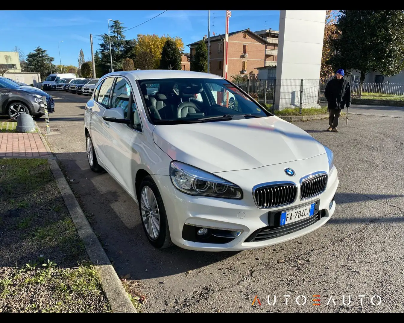 BMW 216 216d Active Tourer Advantage Bílá - 2