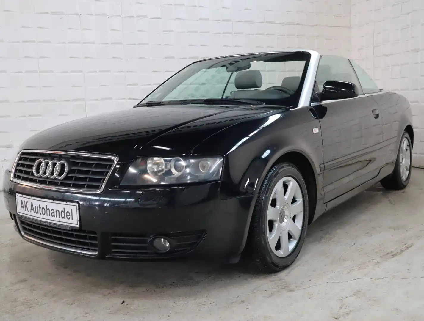 Audi A4 Cabriolet 2.4 Xenon Leder Klima Temp.SHZ PDC Schwarz - 1