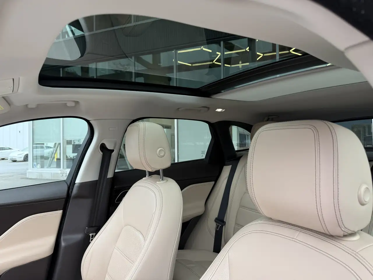 Jaguar F-Pace снимка Jaguar F-Pace