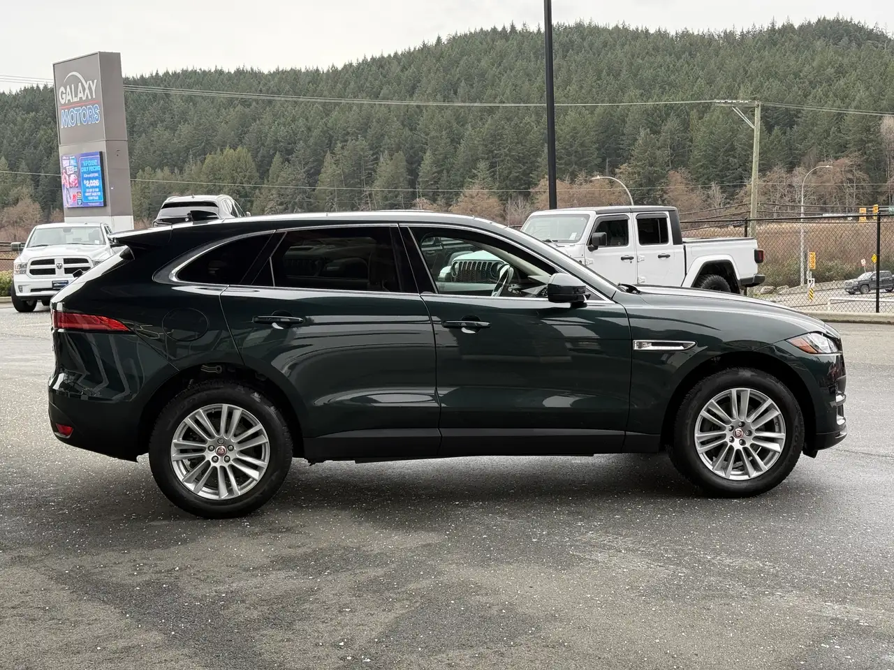 Jaguar F-Pace снимка Jaguar F-Pace