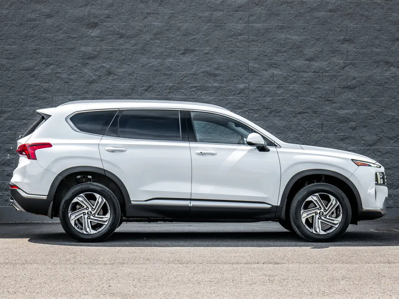 Hyundai SANTA FE photo Hyundai SANTA FE
