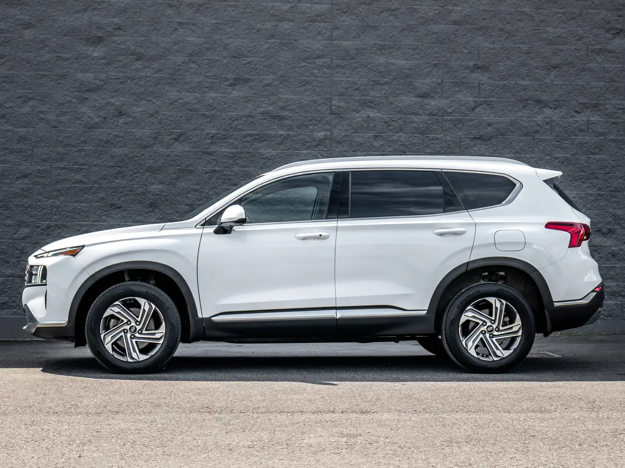 Hyundai SANTA FE photo Hyundai SANTA FE