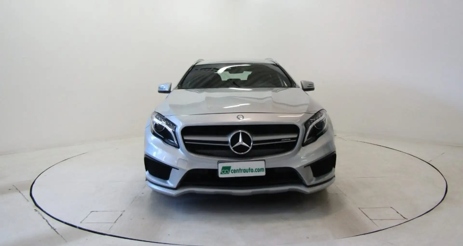 Mercedes-Benz GLA 45 AMG 4Matic Aut. 2.0 * PELLE * Stříbrná - 2