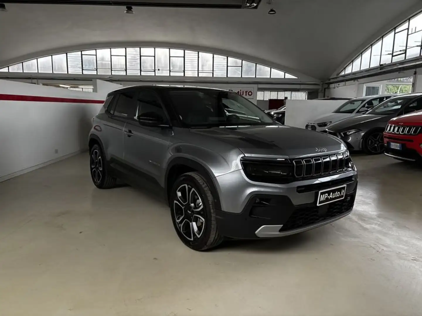 Jeep Avenger 1.2 Turbo Summit tua a 393,00 al mese Grijs - 2