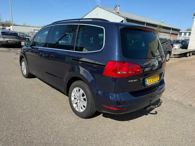 Volkswagen Sharan view 4
