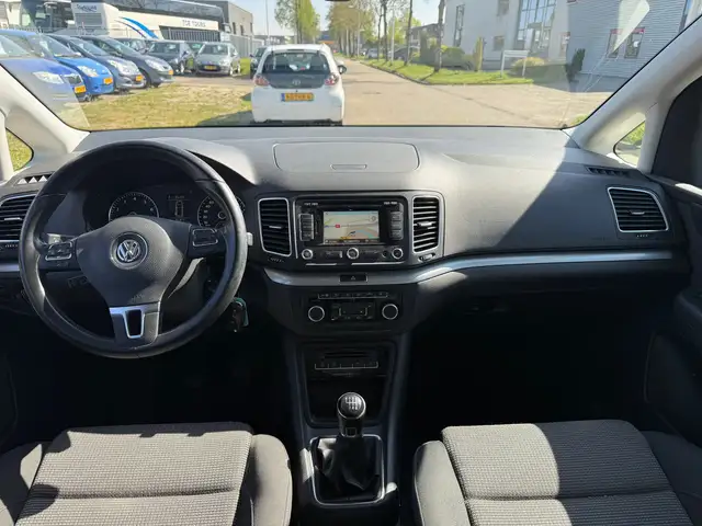 Volkswagen Sharan view 6