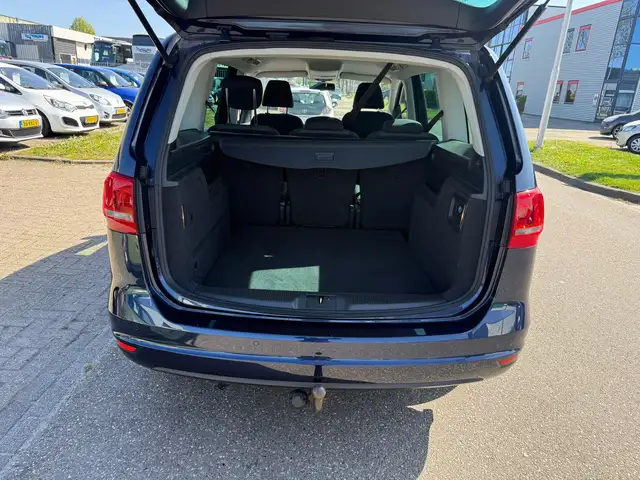 Volkswagen Sharan view 11