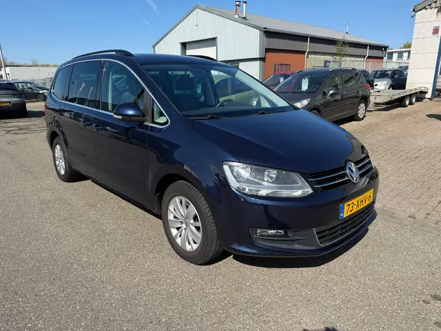 Volkswagen Sharan view 2
