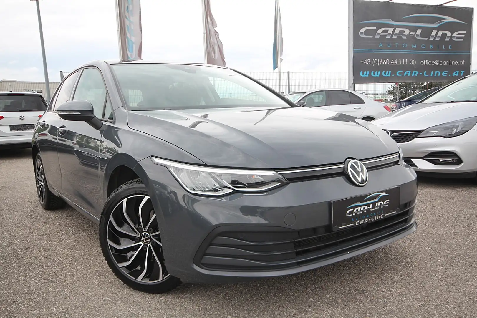 Volkswagen Golf 2,0 TDI Life Digitacho |LED |NAVI |ACC |Panoram... Grigio - 1