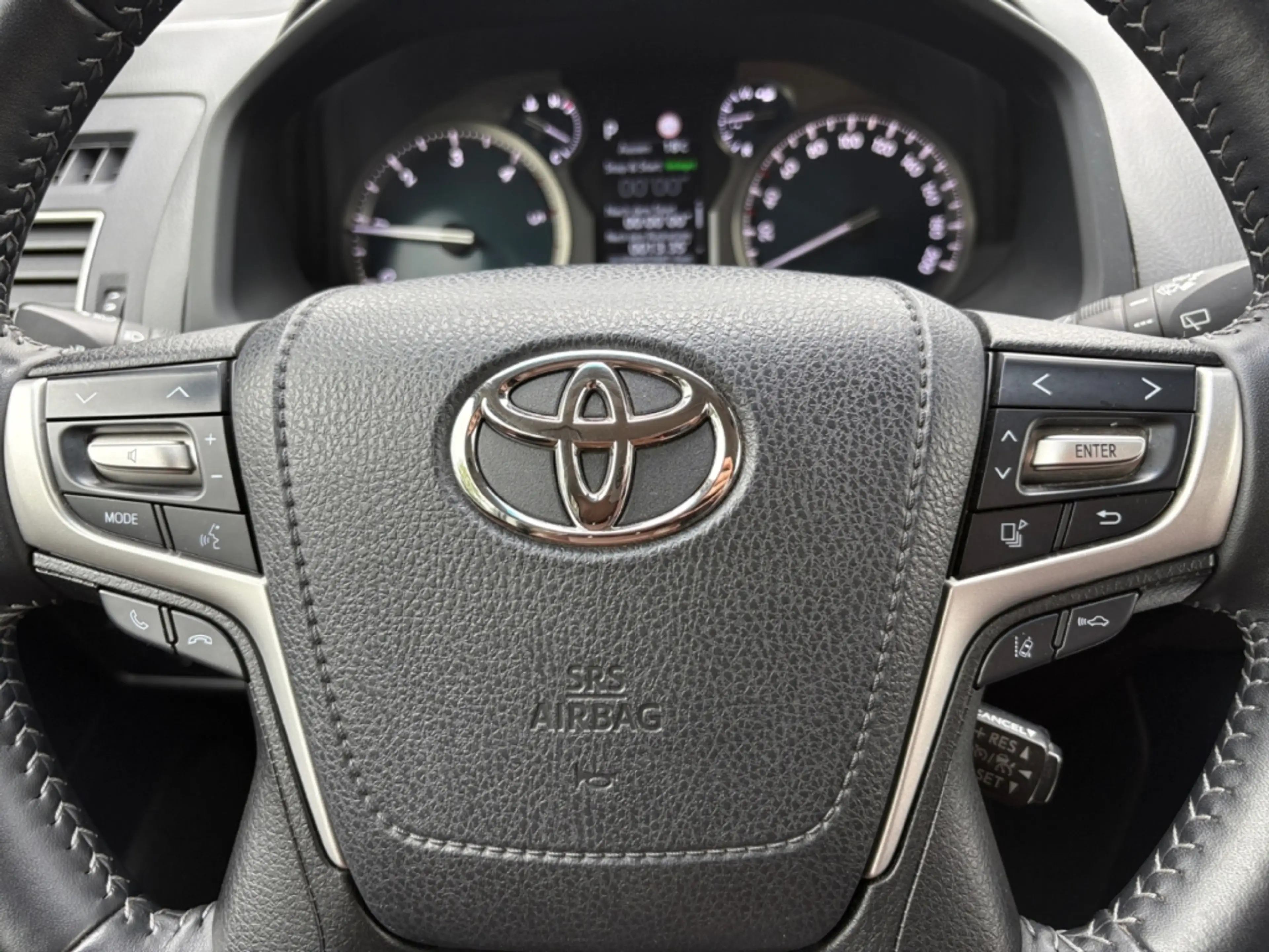 Toyota Land Cruiser 2.8 D-4D TEC-Edition *360°*JBL*AHK* — photo 13