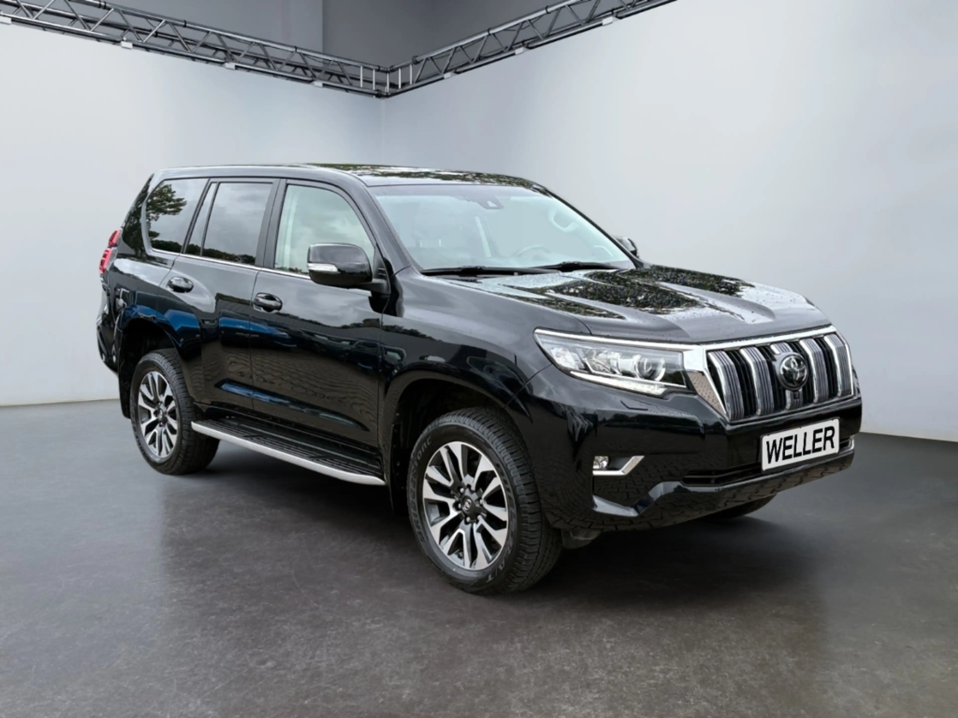 Toyota Land Cruiser 2.8 D-4D TEC-Edition *360°*JBL*AHK* — photo 3