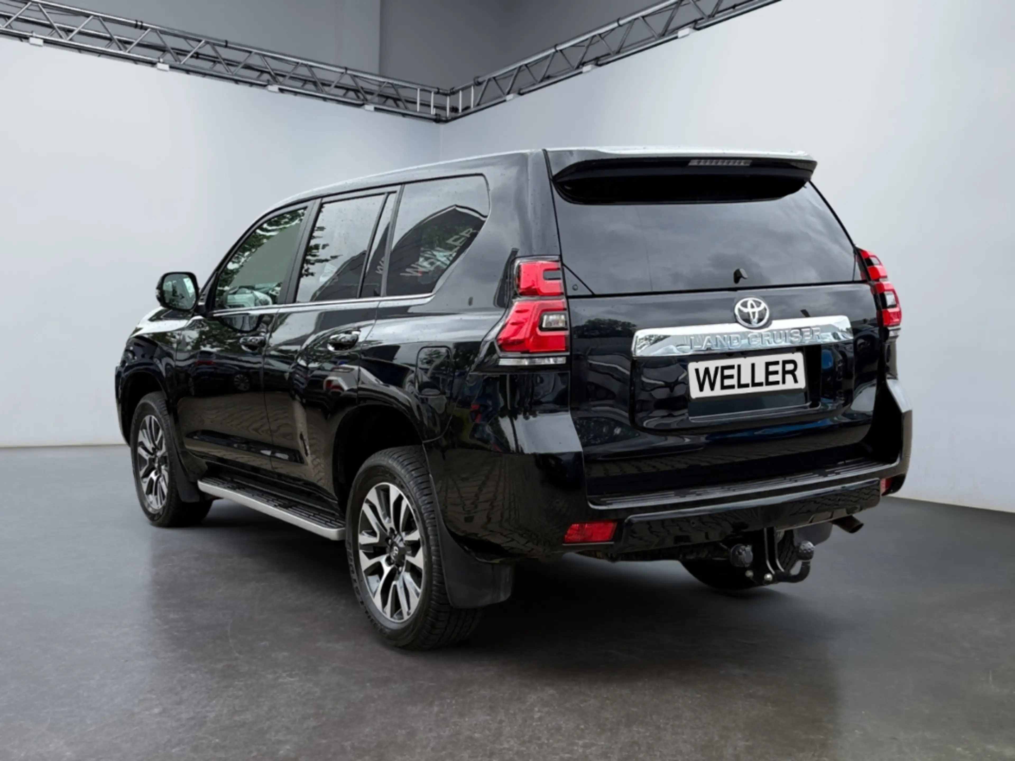 Toyota Land Cruiser 2.8 D-4D TEC-Edition *360°*JBL*AHK* — photo 7