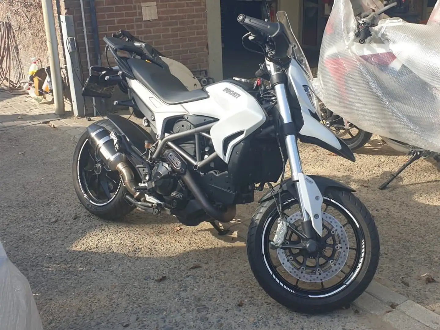 Ducati Hyperstrada Alb - 2