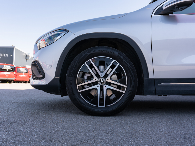 Mercedes-Benz GLA 250 GLA 250e *KEYLESS-GO**PANORAMA**360°KAMERA*ACC* — photo 3