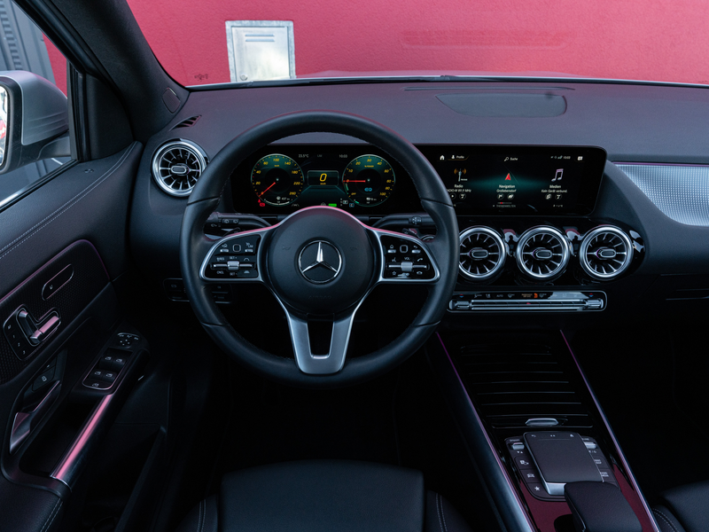 Mercedes-Benz GLA 250 GLA 250e *KEYLESS-GO**PANORAMA**360°KAMERA*ACC* — photo 4