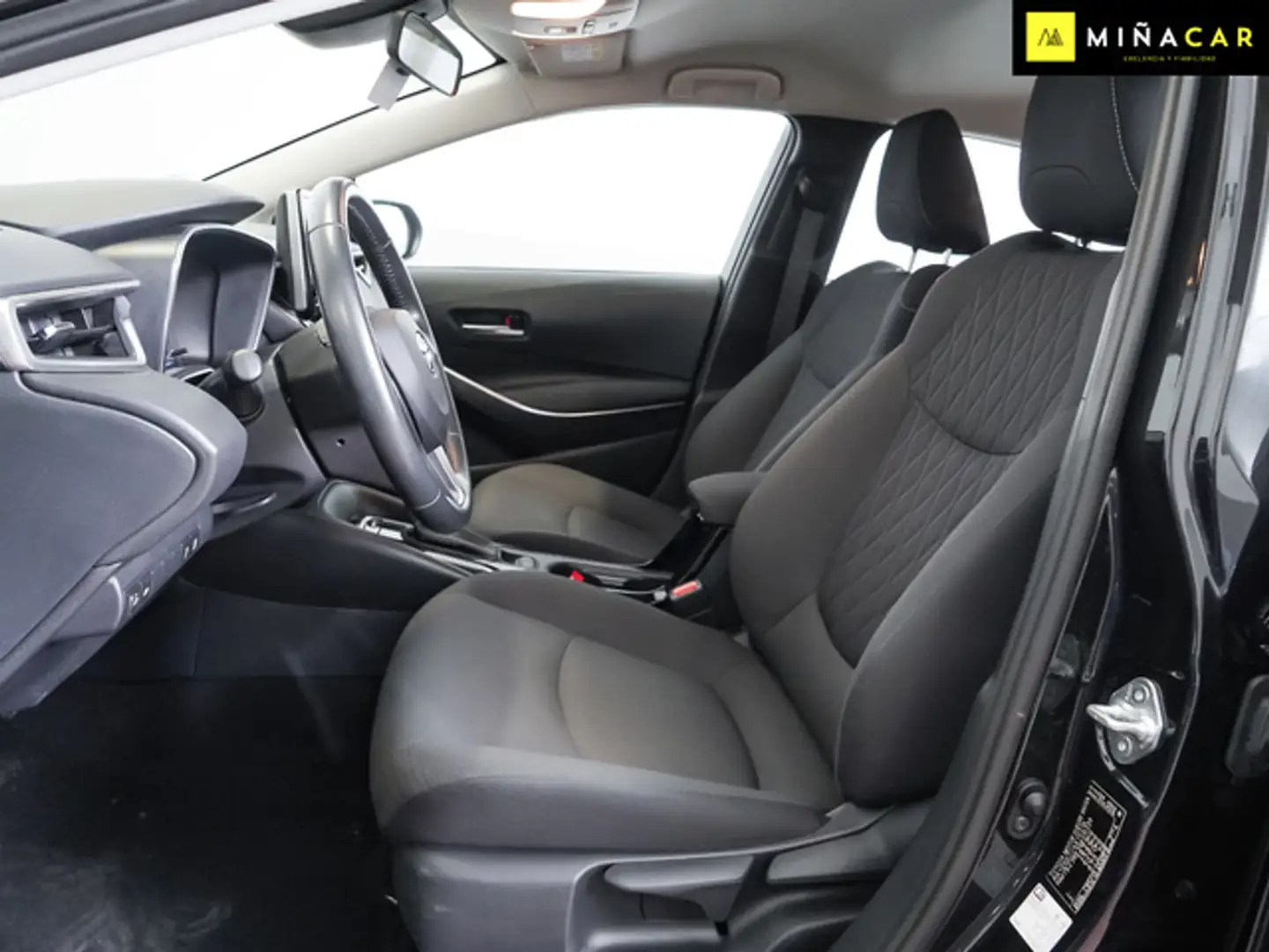 Toyota Corolla Sedán 125H Active Tech Negro - 2