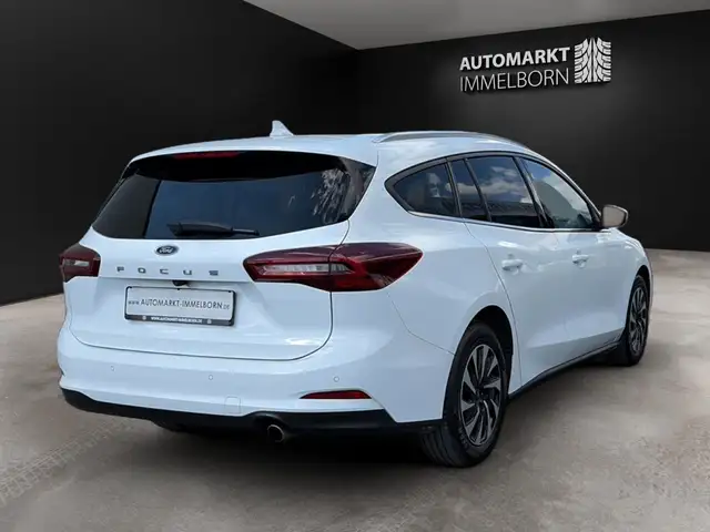 Ford Focus view 7