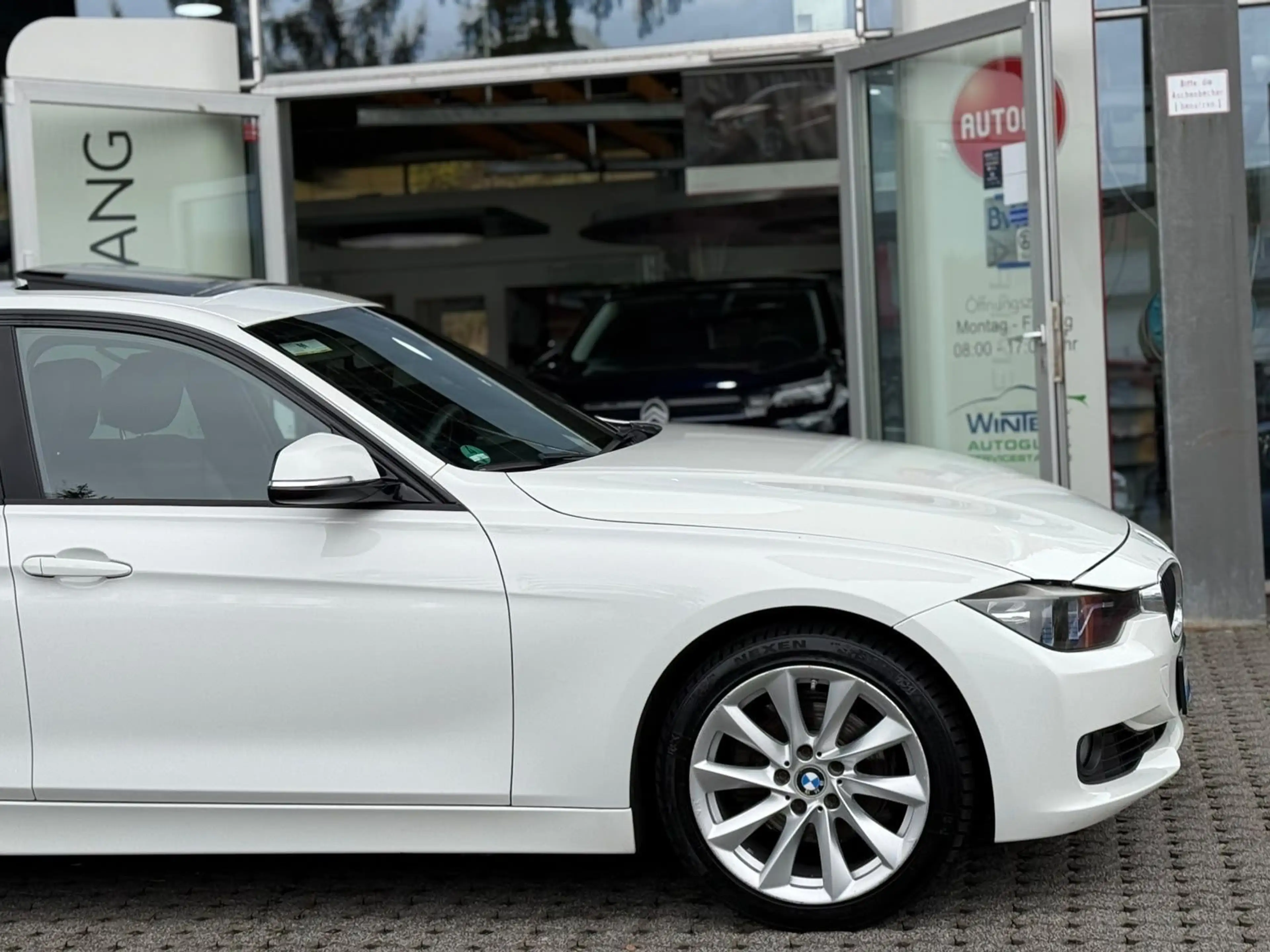 BMW 320 i xDrive Automatik Limousine/ALPINWEISS/SHZ/ — photo 7