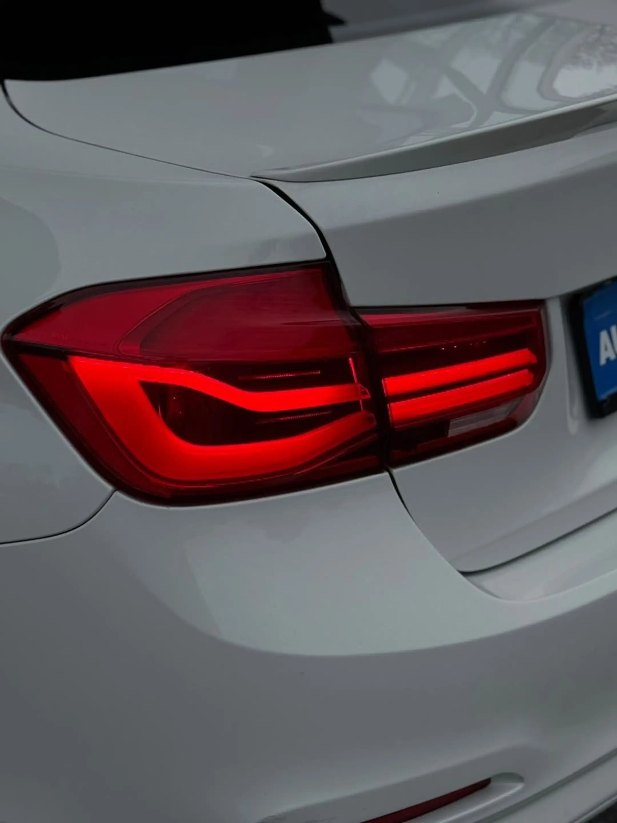 BMW 320 i xDrive Automatik Limousine/ALPINWEISS/SHZ/ — photo 12