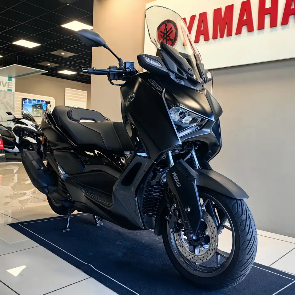 Yamaha X-Max 125