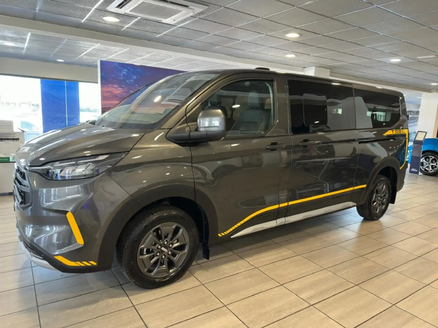 Ford F 350 FT L2 Kombi 2.0 Ecoblue Trend 130 Grau - 2