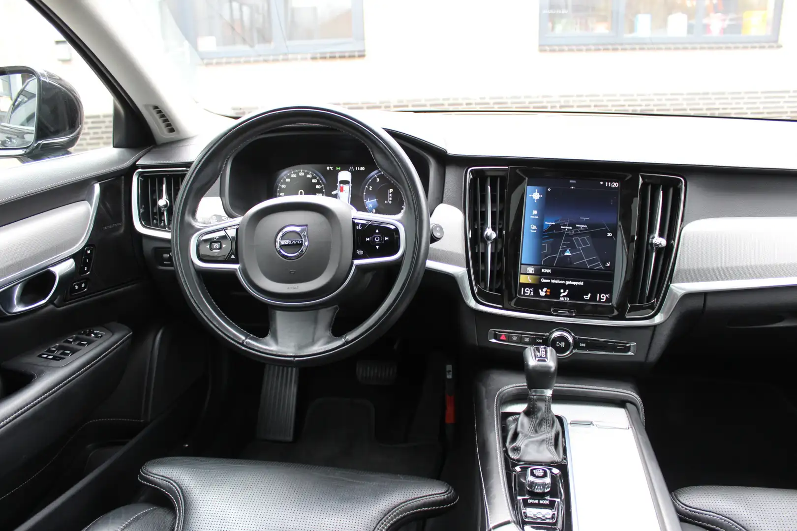 Volvo V90 2.0 T4 Business Luxury+ Harman Kardon | Massage | Zwart - 2