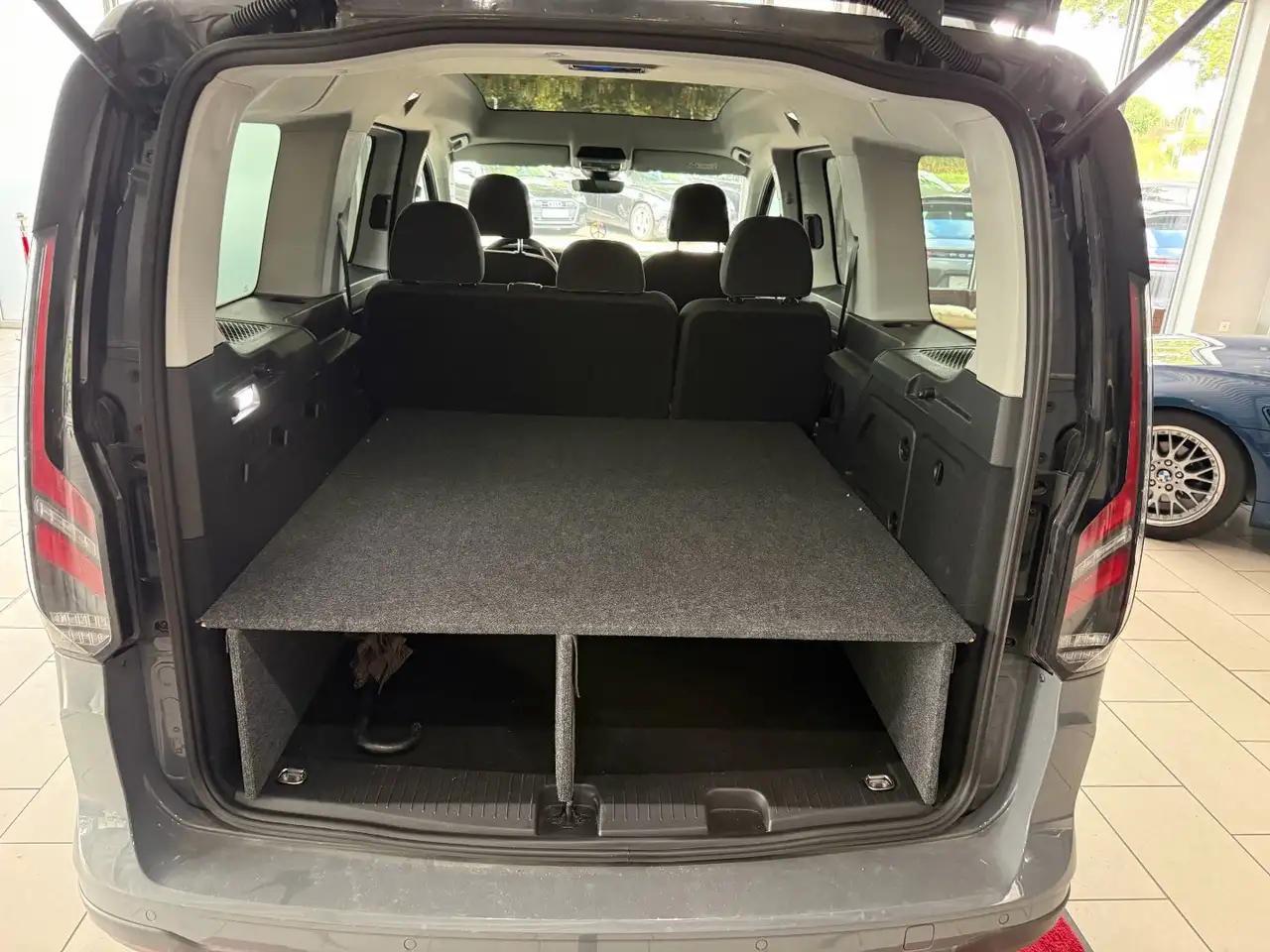 Ford Tourneo Connect L PHEV Active*AHK*NAVI*Panoramadach, миниатюра 25