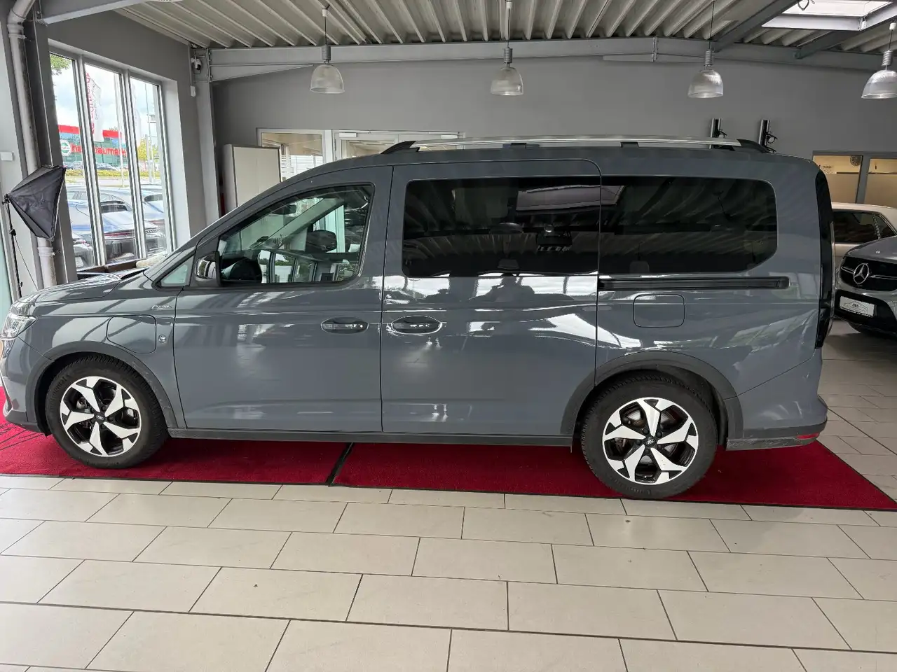 Ford Tourneo Connect L PHEV Active*AHK*NAVI*Panoramadach, миниатюра 9