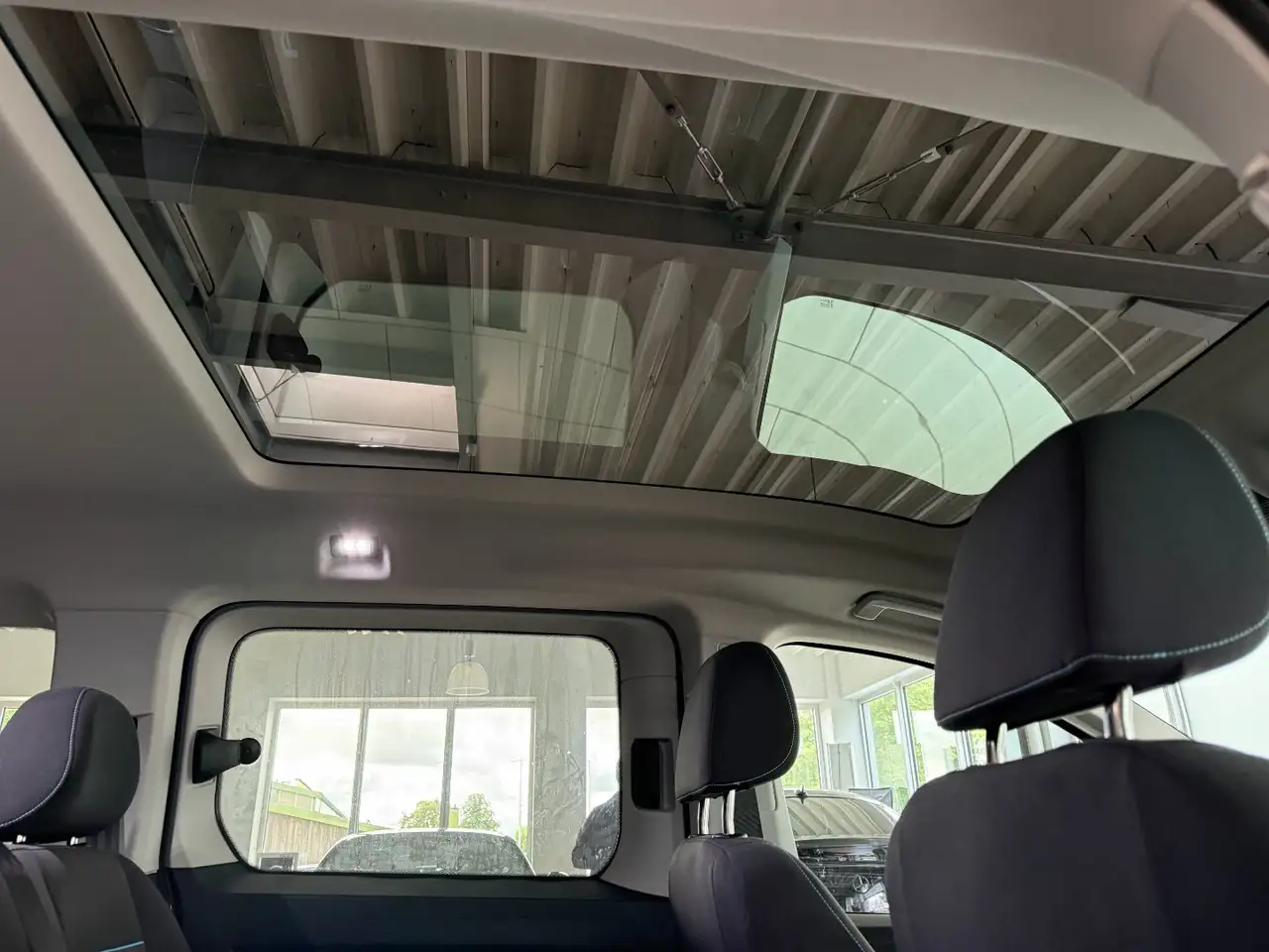 Ford Tourneo Connect L PHEV Active*AHK*NAVI*Panoramadach, миниатюра 14