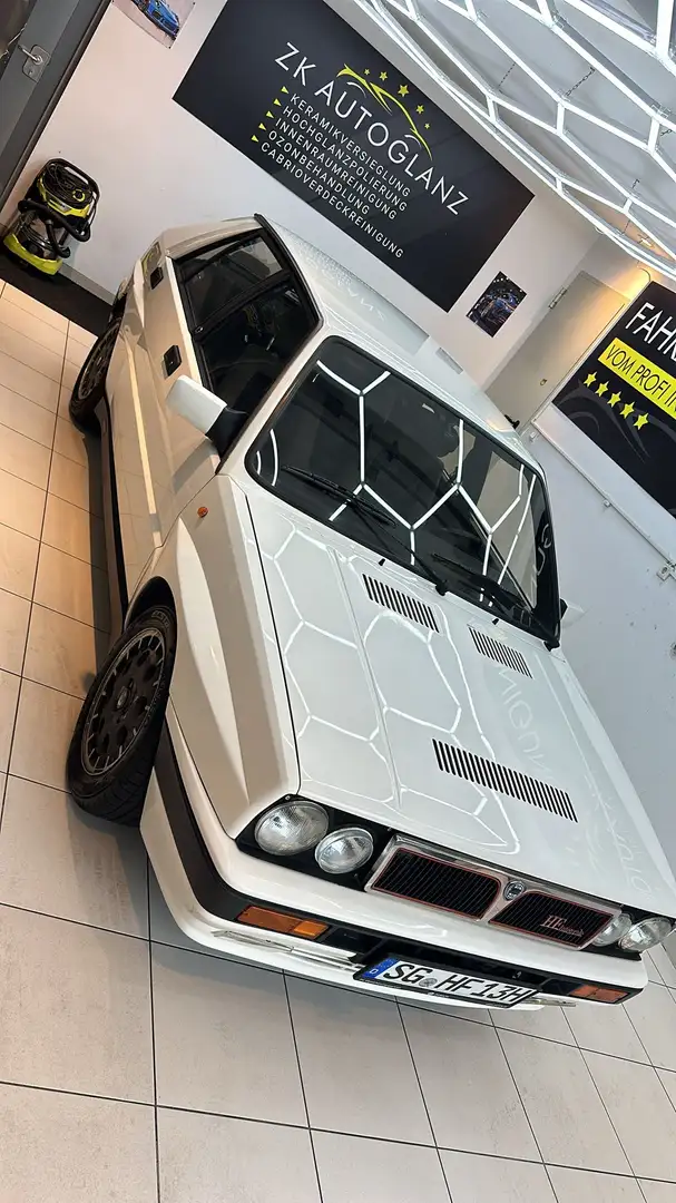 Lancia Delta HF Integrale - 2