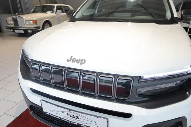 Jeep Avenger view 11
