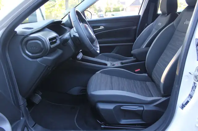 Jeep Avenger view 12