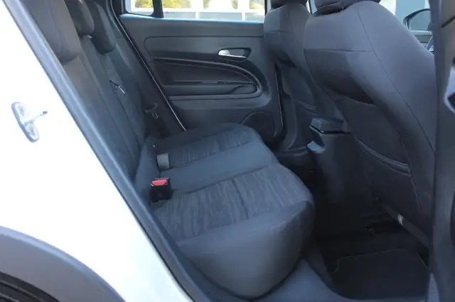 Jeep Avenger view 14