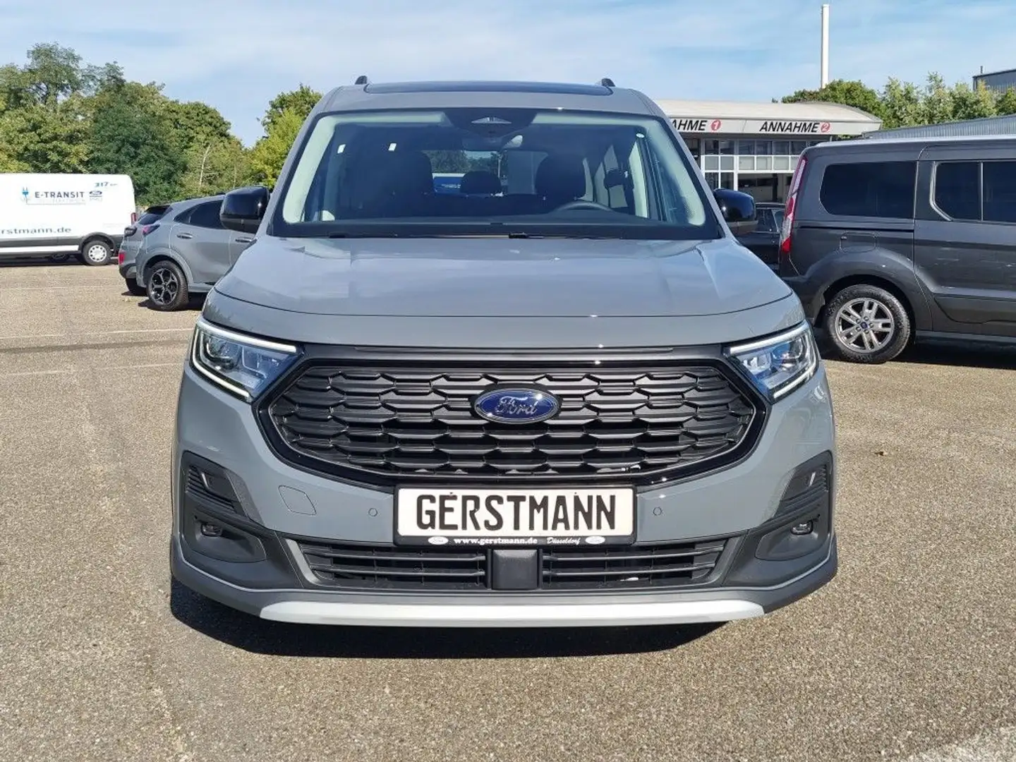 Ford Tourneo Connect Grand 2.0 EcoBlue Aut. ACTIVE Panorama AHK Grau - 2