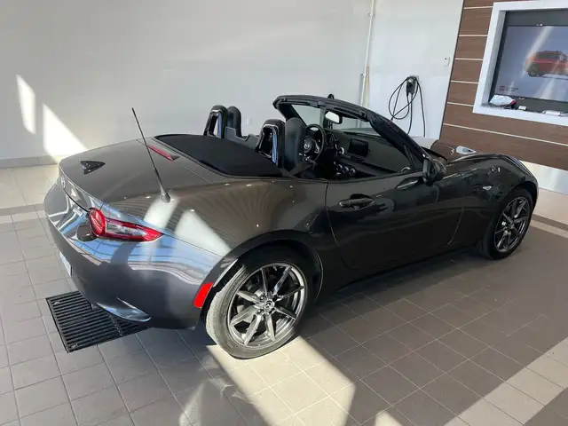 Mazda MX-5 Miata 2018 — photo 3