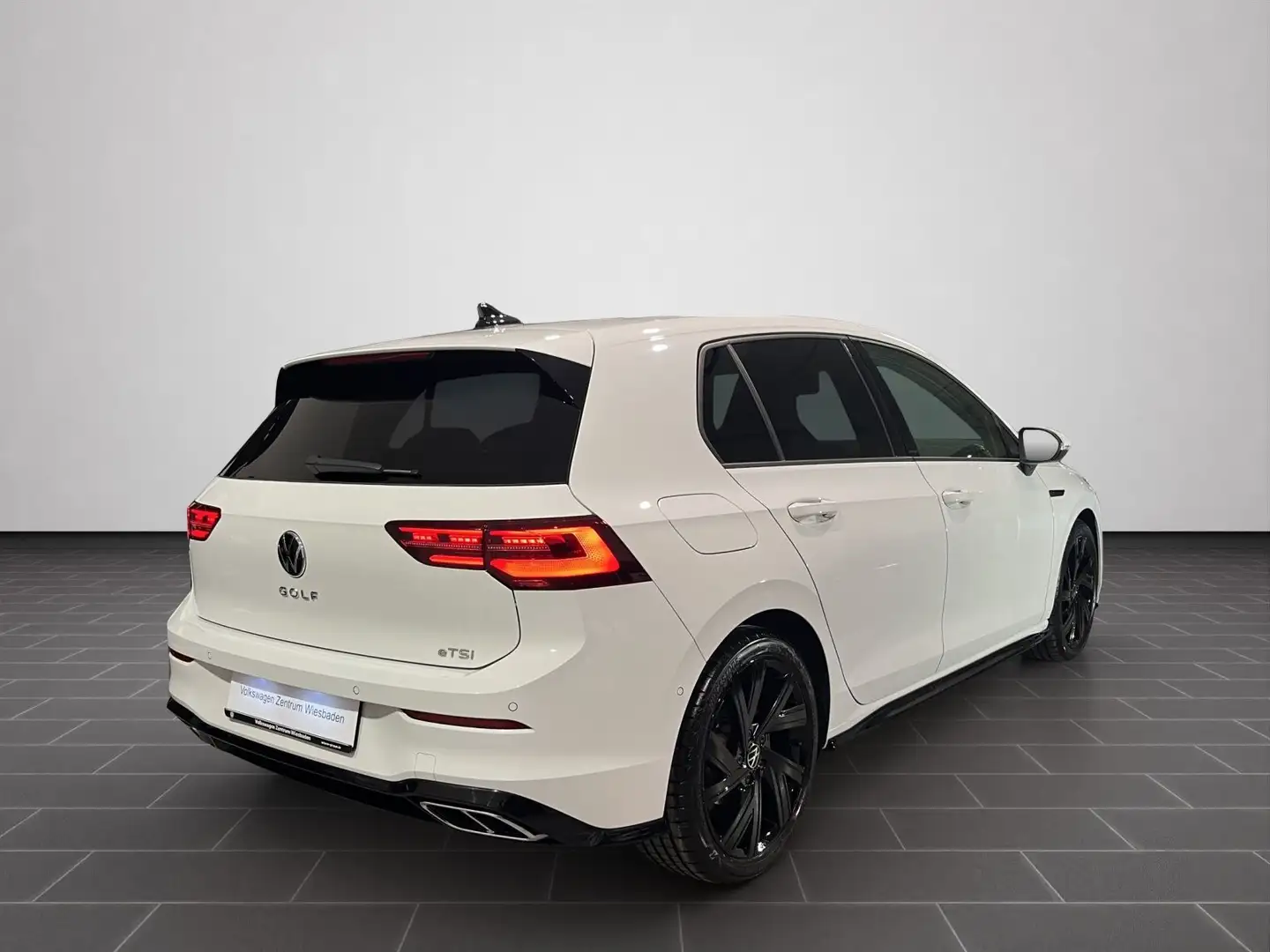 Volkswagen Golf VIII 1.5 eTSI DSG R-Line, Navi, Sitzh., Pan Weiß - 2