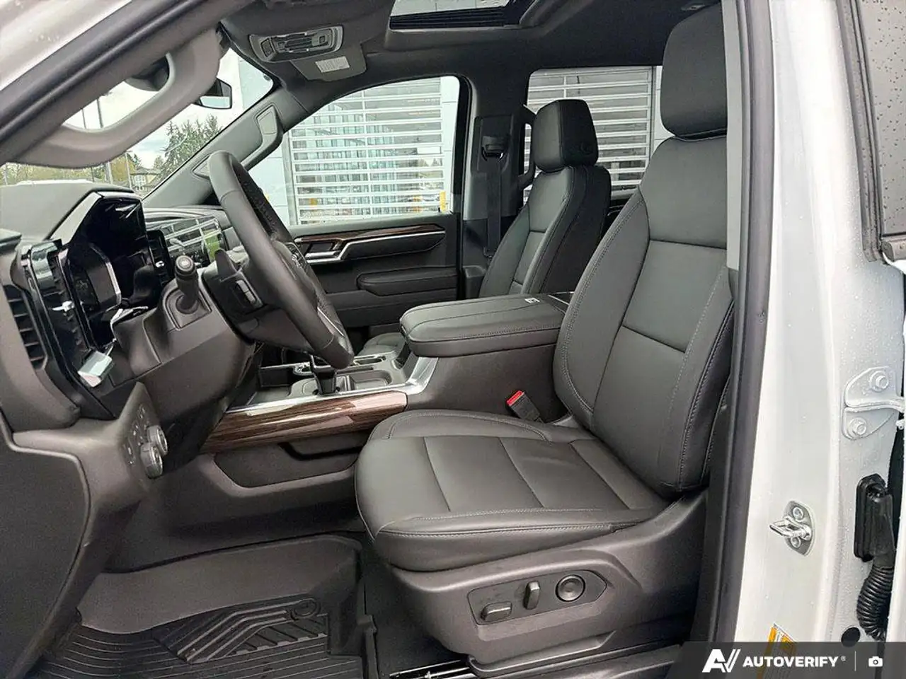 Chevrolet Silverado 1500 снимка Chevrolet Silverado 1500