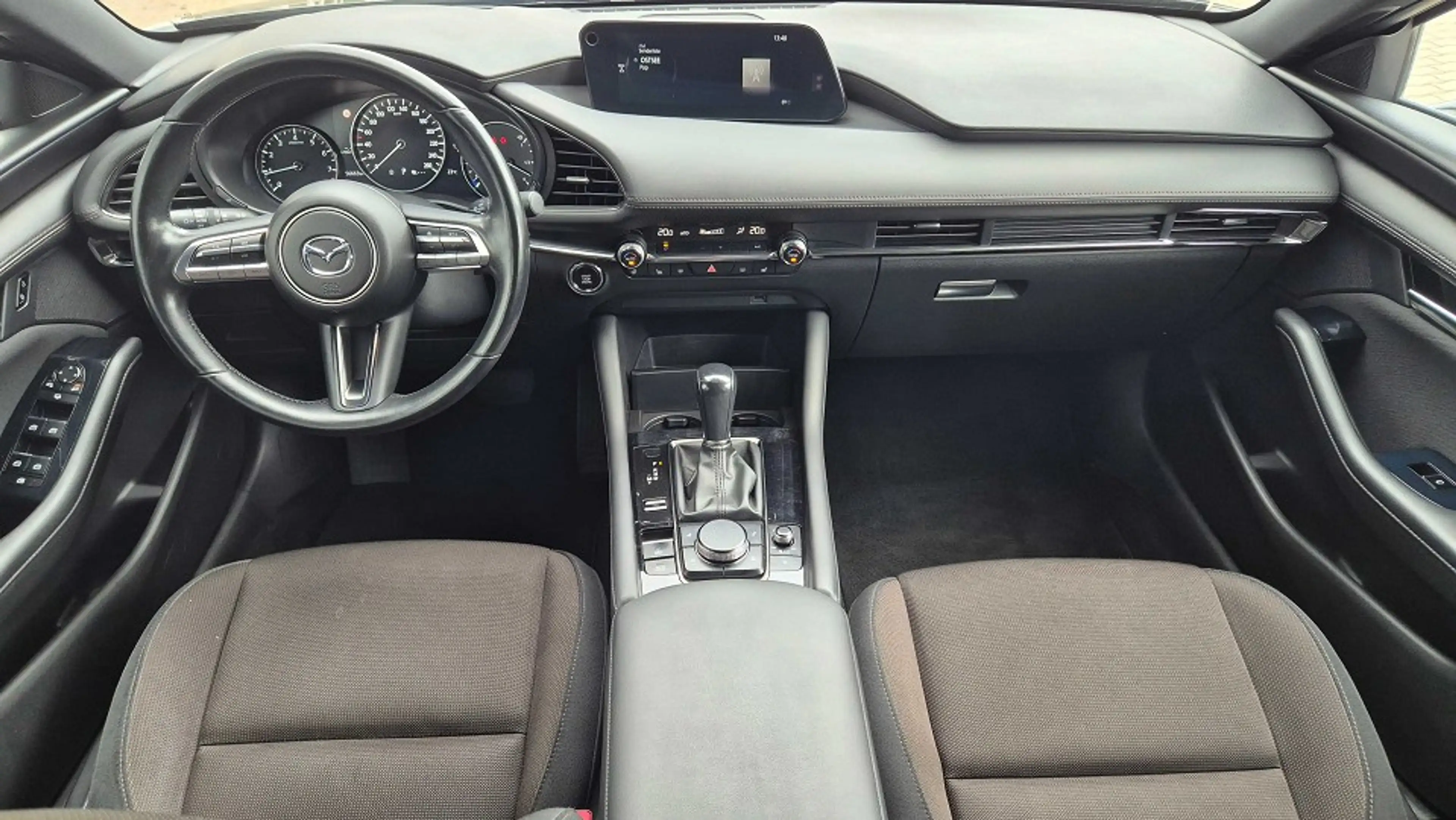 Mazda 3 SKYACTIV-G 2.0 M HYBRID AT FWD SELECTION A18 DES-P — photo 9
