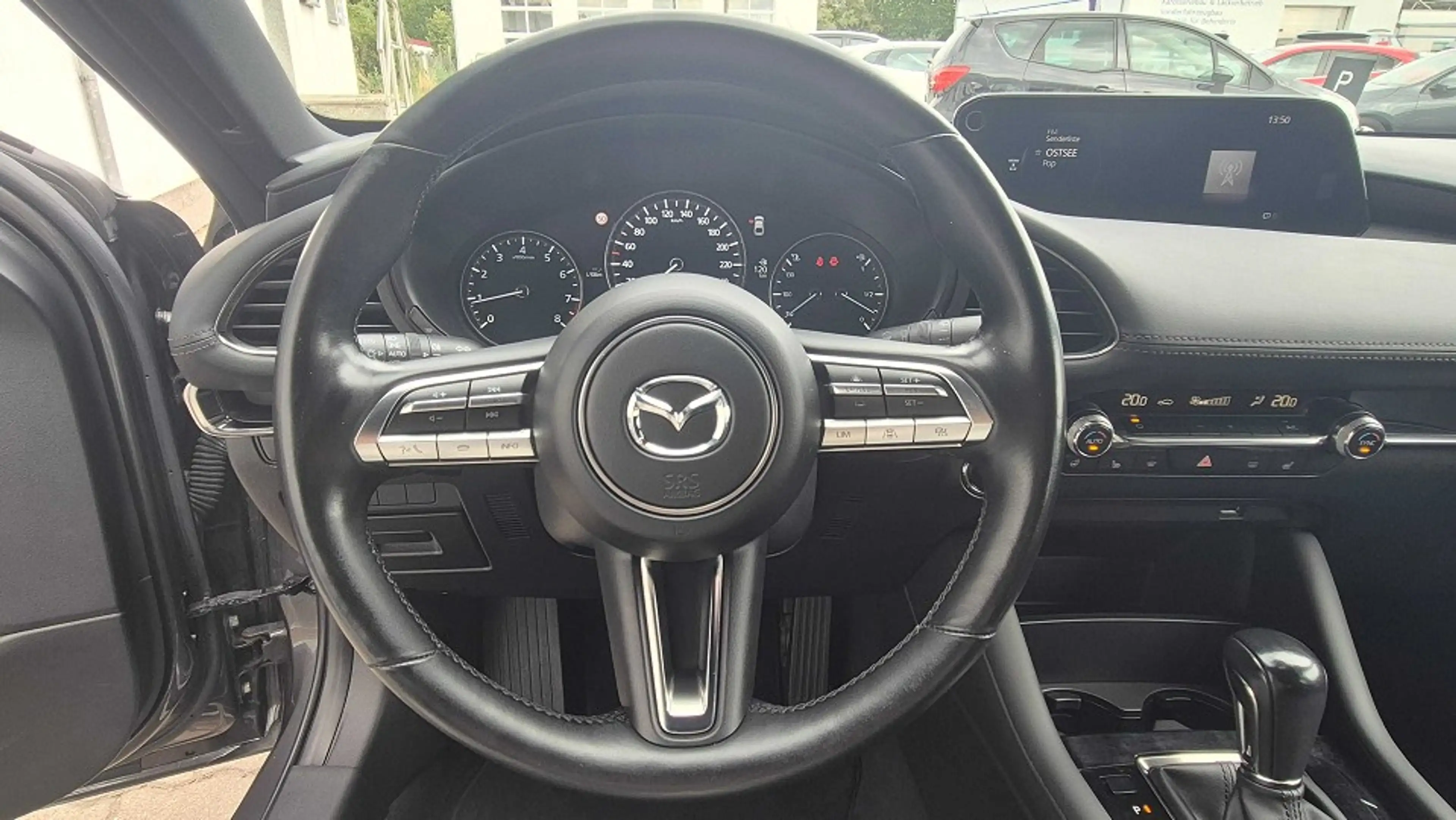 Mazda 3 SKYACTIV-G 2.0 M HYBRID AT FWD SELECTION A18 DES-P — photo 13