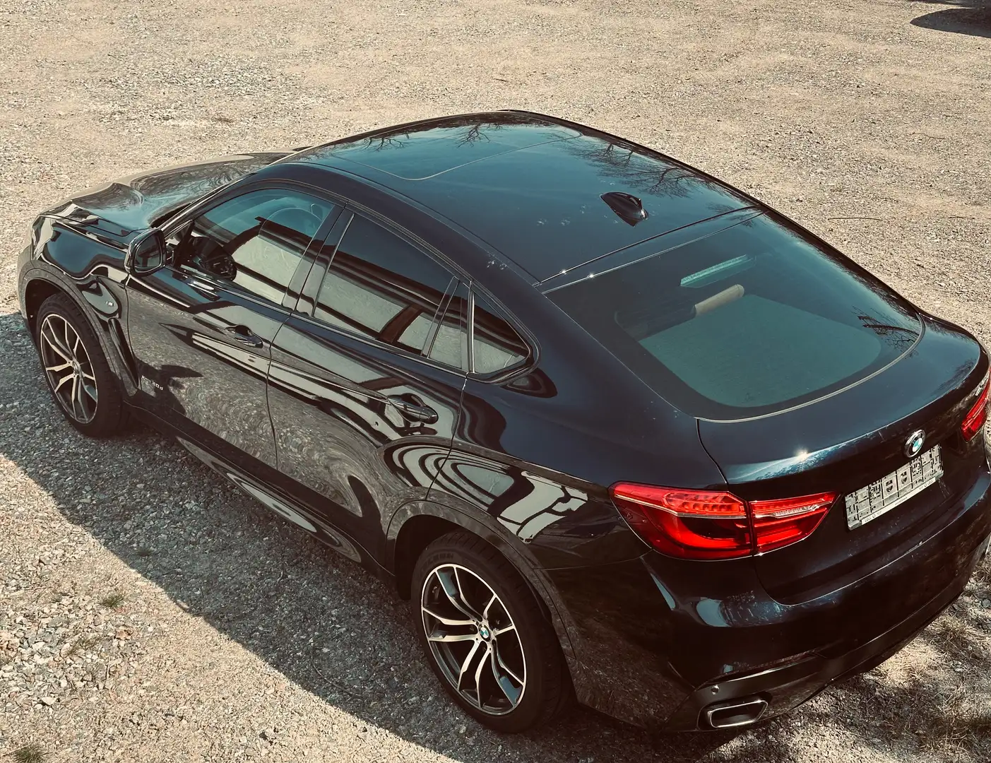 BMW X6 M Bleu - 2