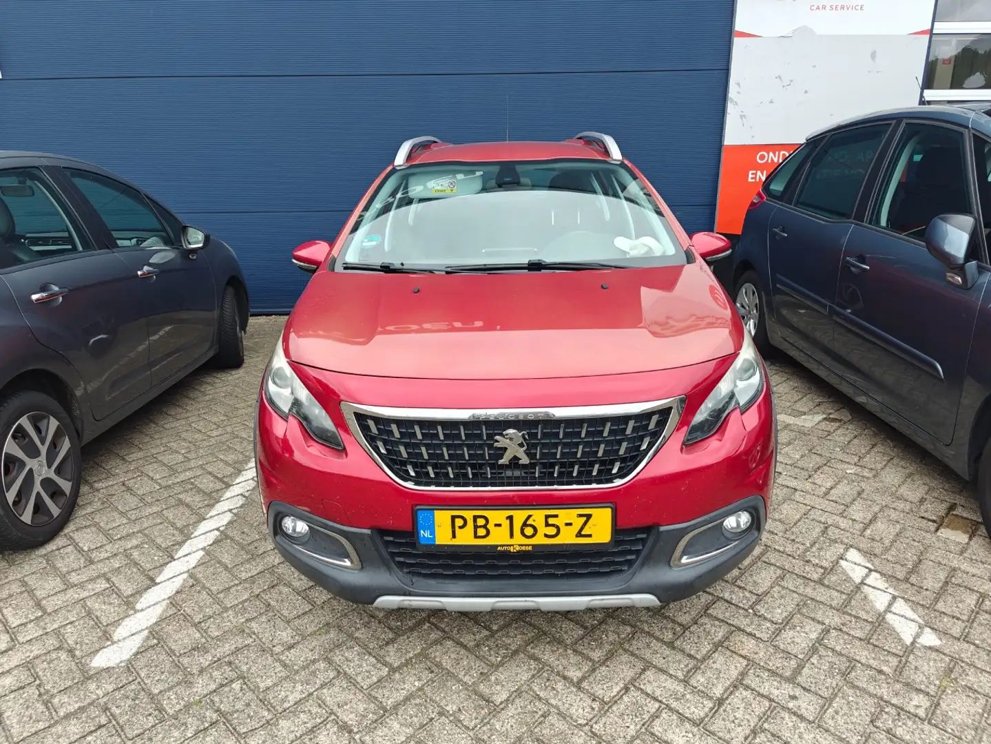 Peugeot 2008 1.2 PureTech Allure | Achterbank in delen neerklap Rood - 2