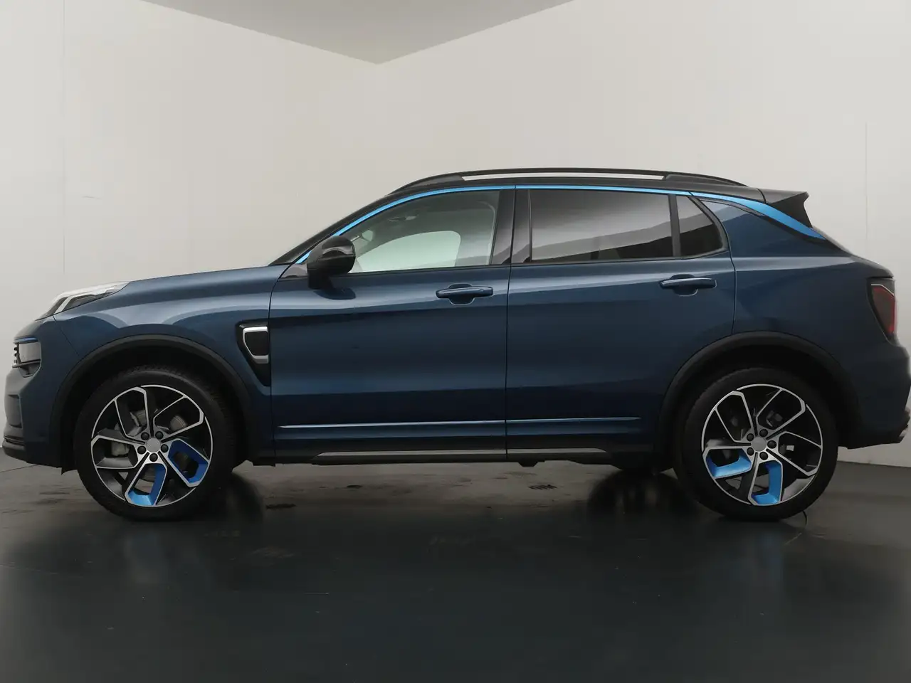 Lynk & Co 01 2021