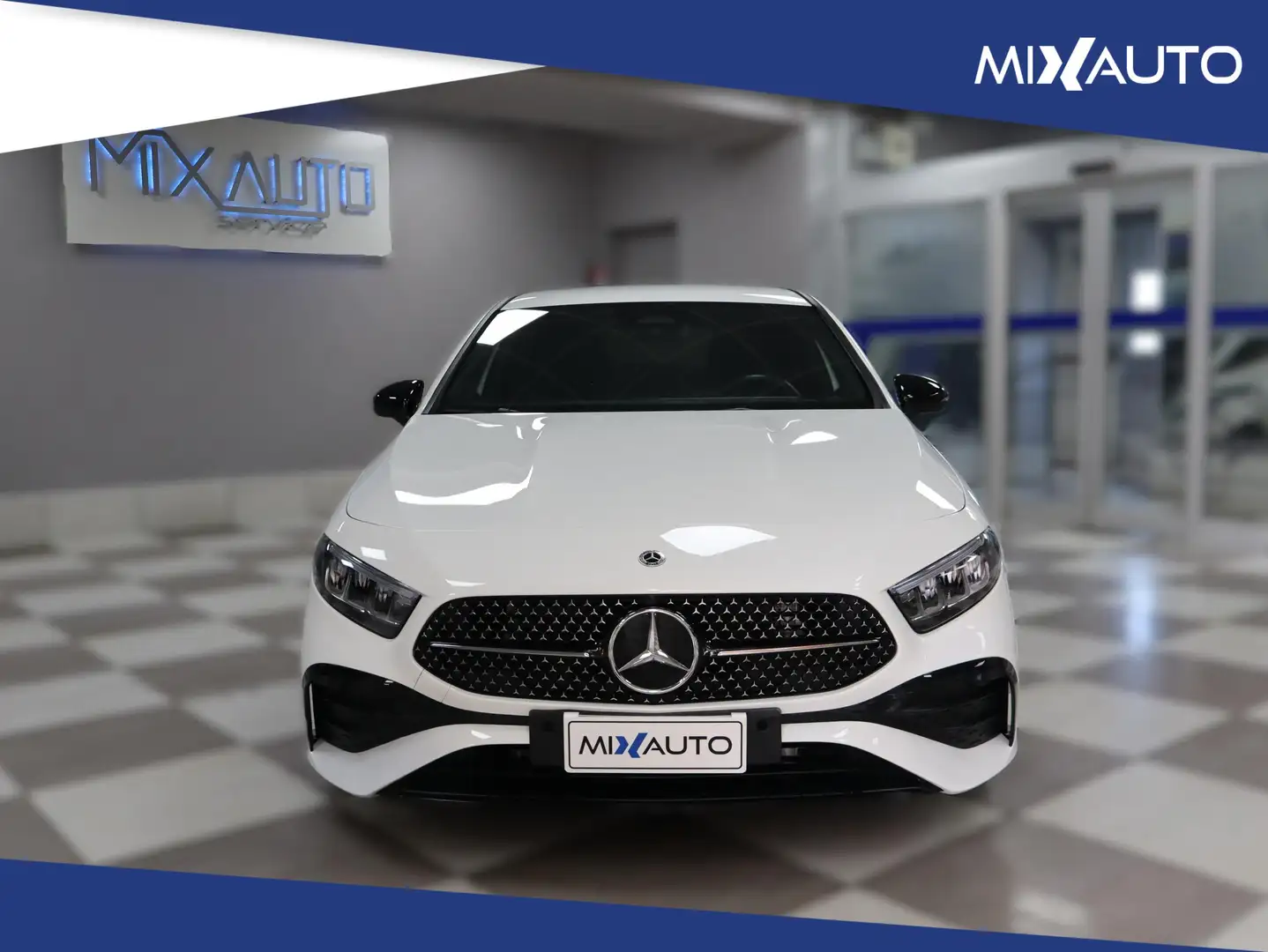 Mercedes-Benz A 200 D Premium AMG Line Auto Bianco - 2