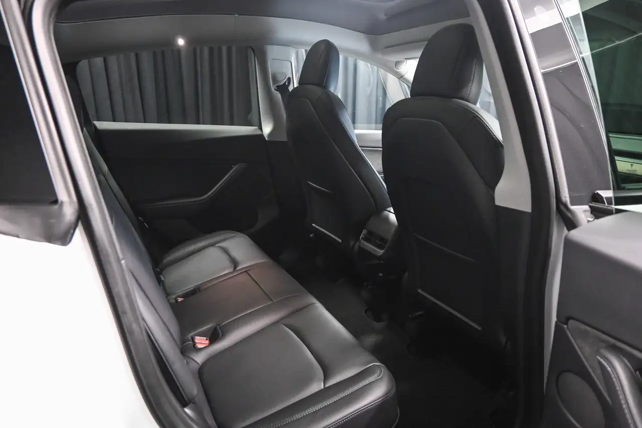 Tesla Model Y снимка Tesla Model Y