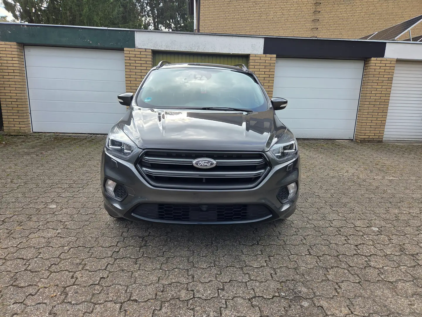 Ford Kuga Kuga 2.0 EcoBoost 4x4 Aut.ST-Line Grau - 1