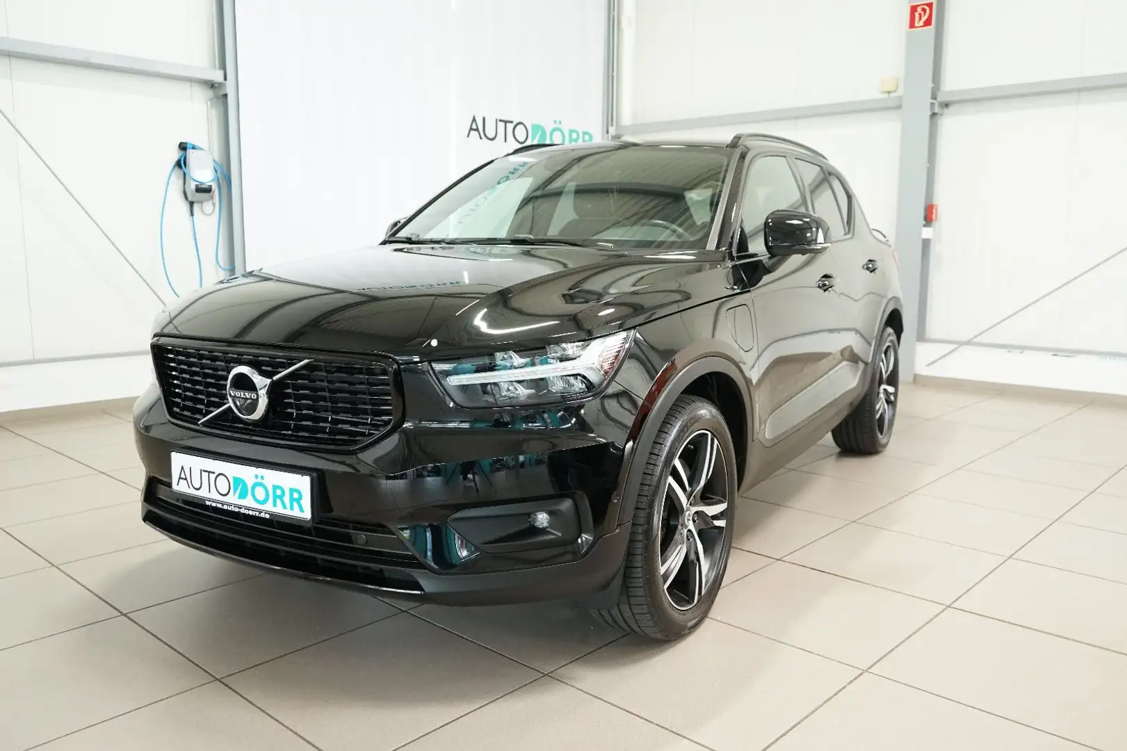 Volvo XC40 T5 RDesign Recharge Plug-In Hybrid 2WD+360 Schwarz - 1