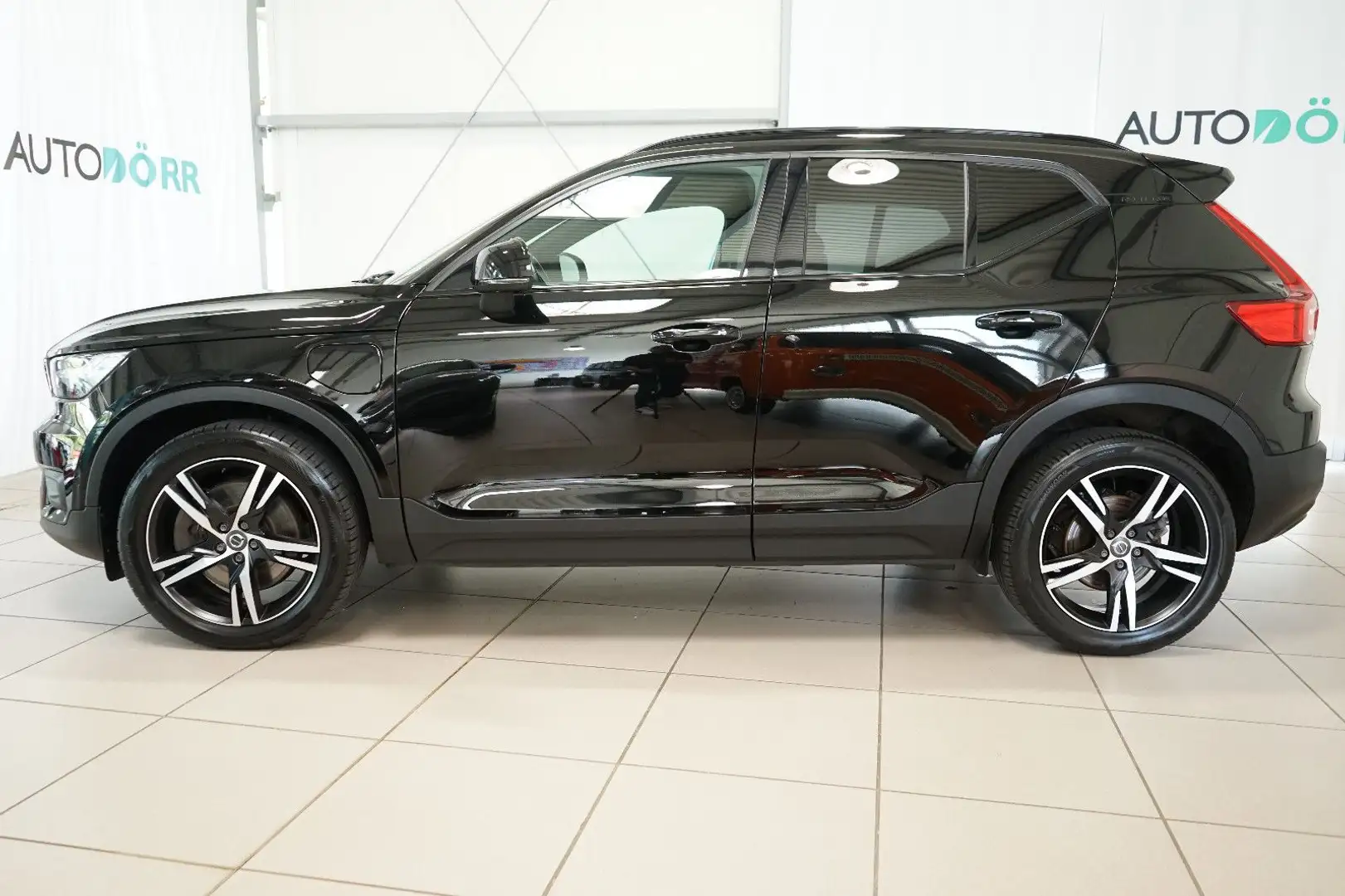 Volvo XC40 T5 RDesign Recharge Plug-In Hybrid 2WD+360 Schwarz - 2