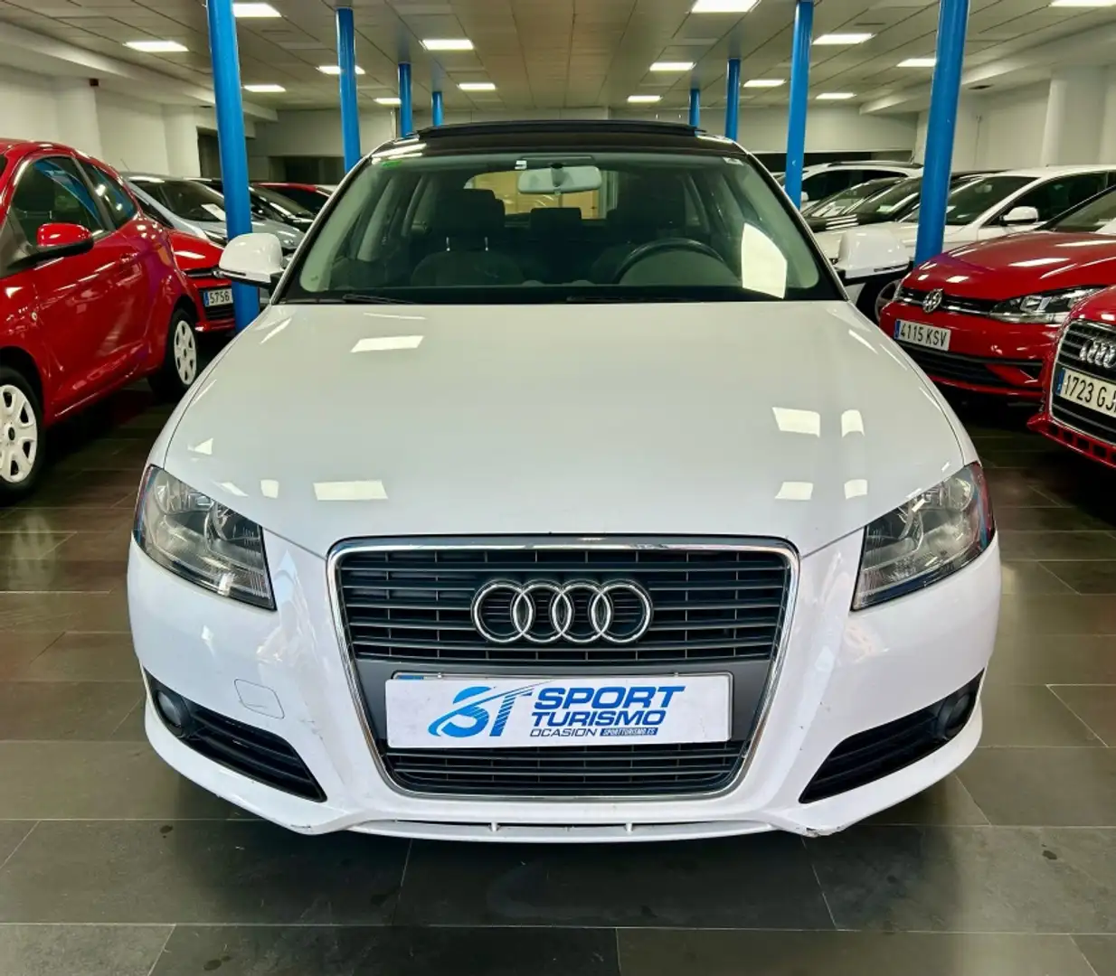Audi A3 Sportback 1.6TDI Attraction Blanco - 2