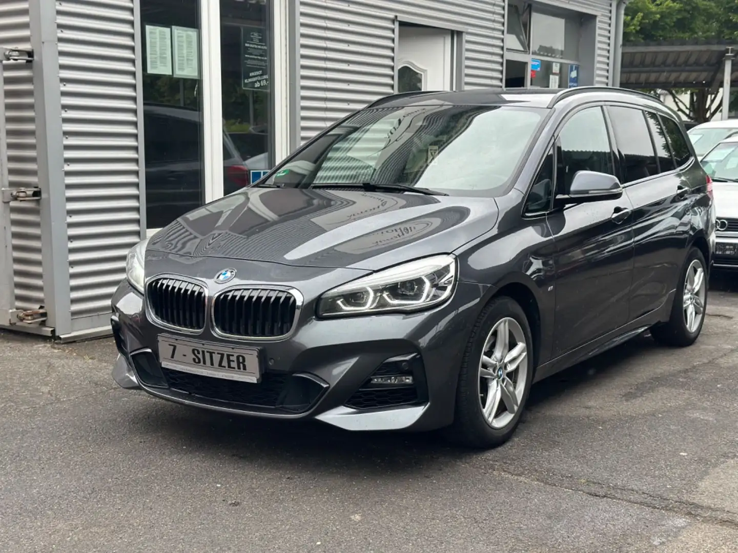 BMW 218 2 Gran Tourer 218 i M Sport AUTOMATIK+7/SITZER Grau - 1