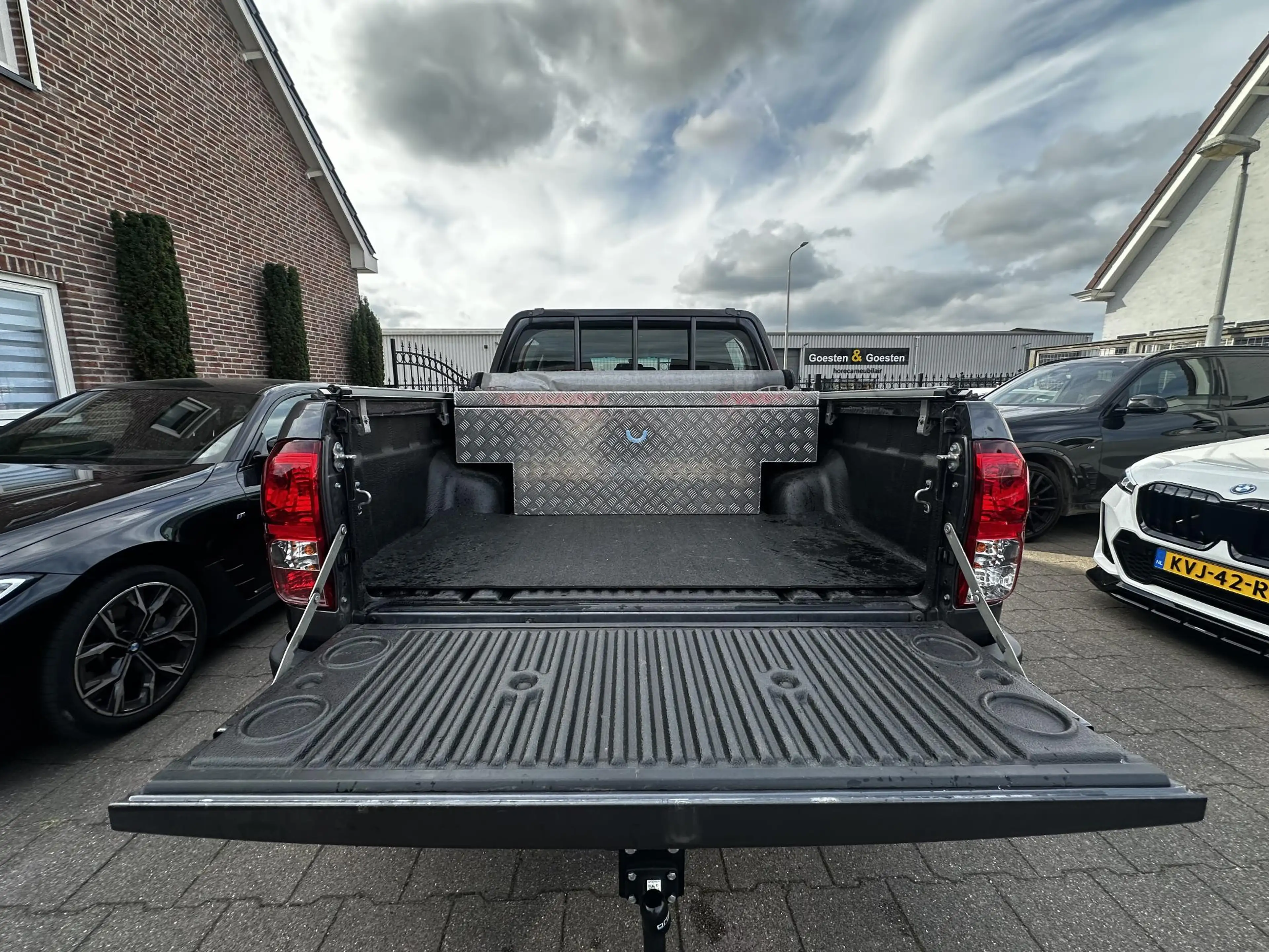 Toyota Hilux 2.4 D-4D Double Cab Cool Comfort — photo 21